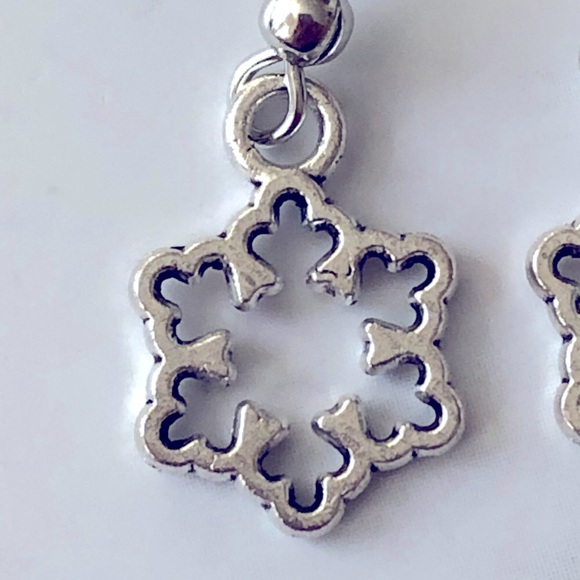 Snowflake Star Winter Christmas Holiday Cute Fun New Hand Crafted Earrings - Picture 4 of 5